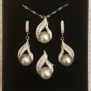 Silver And Pearl Teardrop Shaped Jewelry Set